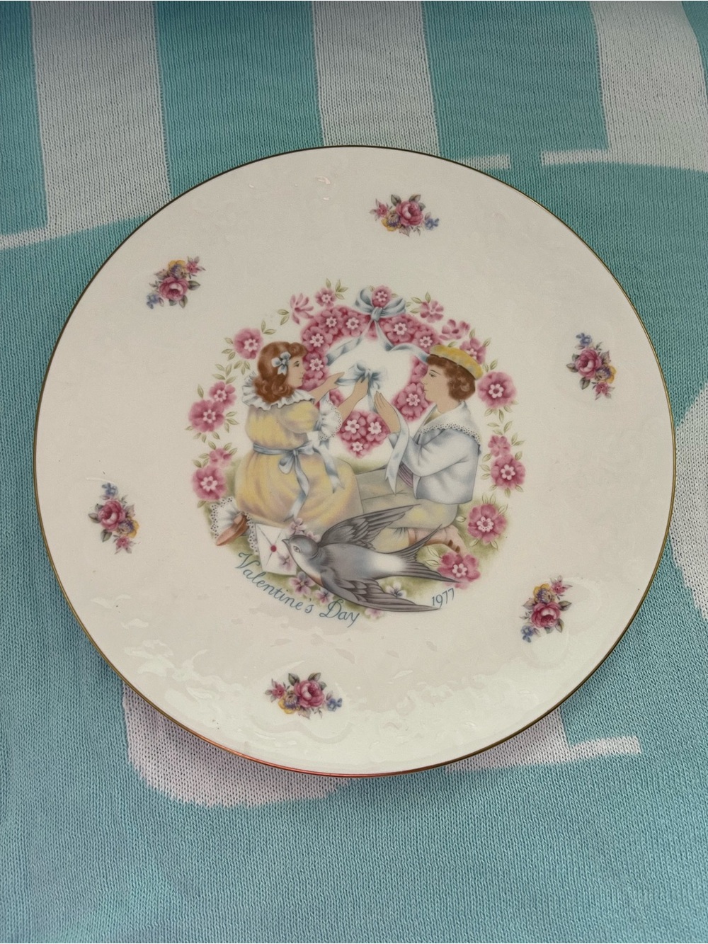Vintage Royal Doulton Valentine decorative plate, Valentine’s Day 1977